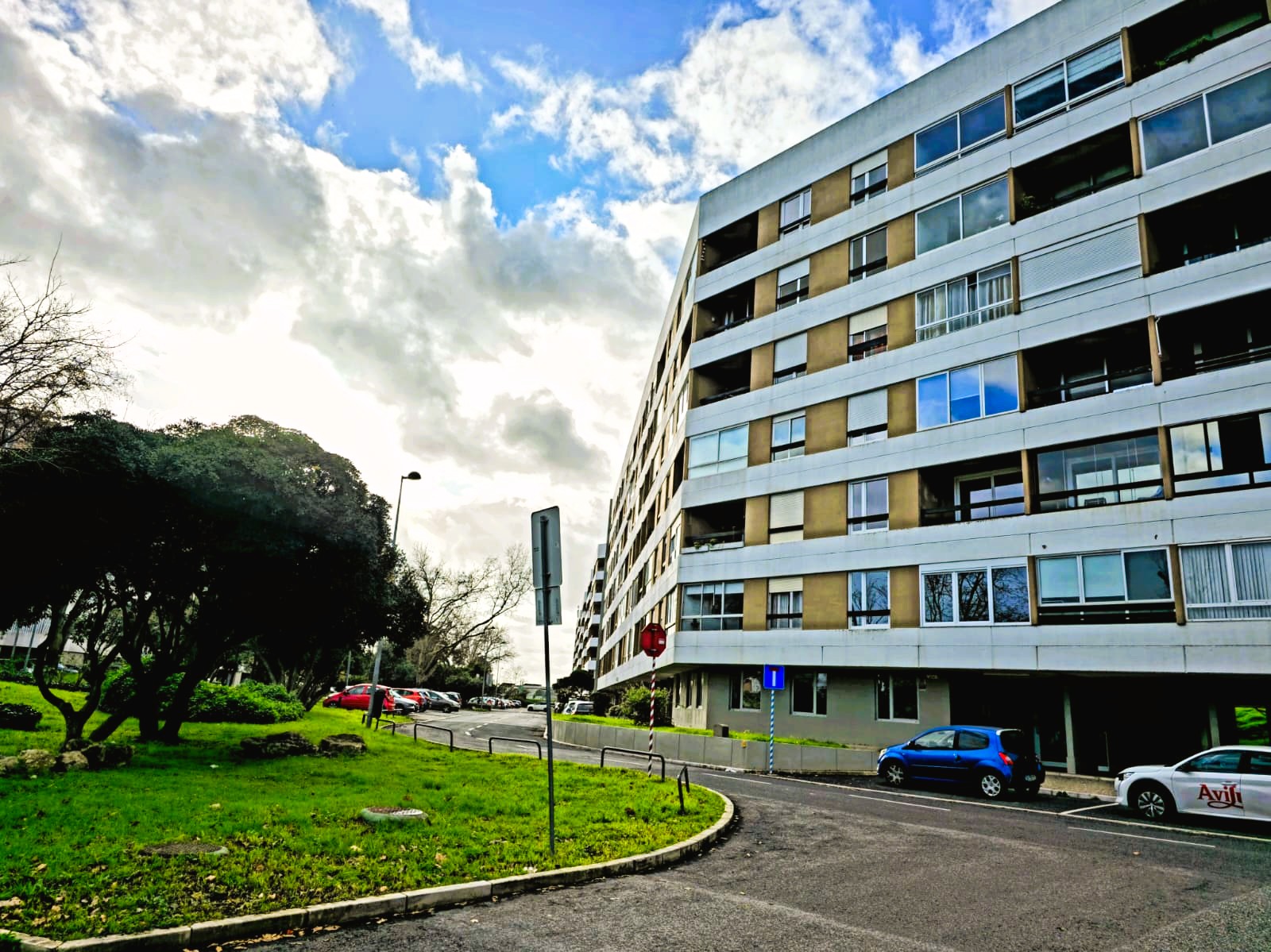 Apartamento T1 a estrear - Alto da Barra - Oeiras - Arrenda 1.250€